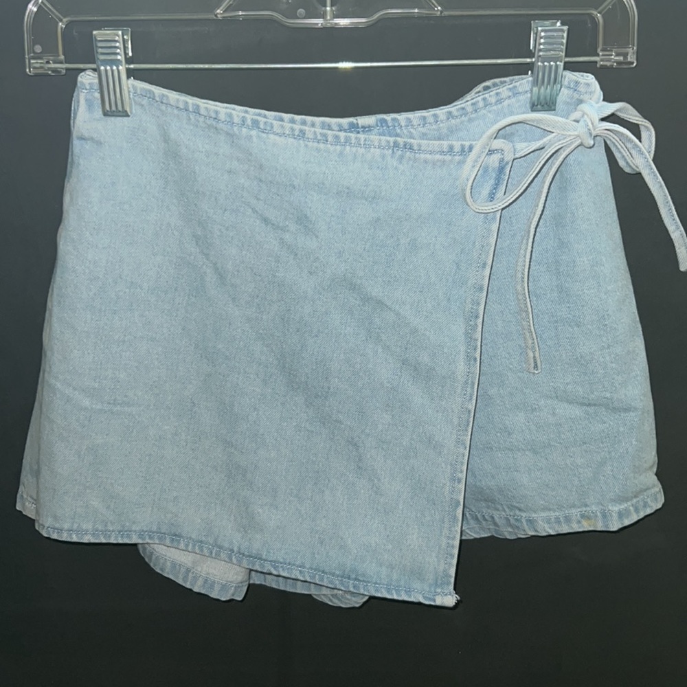 PacSun Light Jean Tie Skirt. Size 25.